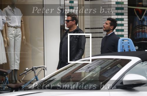 Amsterdam 14 april 2018
Leco v Zadelhoff met zijn vriend Carlos op de cornelis schuytstraat.