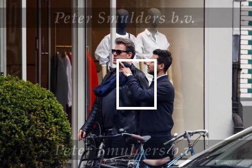 Amsterdam 14 april 2018
Leco v Zadelhoff met zijn vriend Carlos op de cornelis schuytstraat.