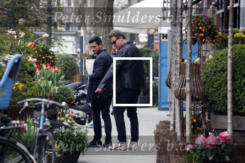 Amsterdam 14 april 2018
Leco v Zadelhoff met zijn vriend Carlos op de cornelis schuytstraat.