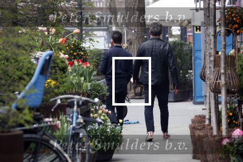 Amsterdam 14 april 2018
Leco v Zadelhoff met zijn vriend Carlos op de cornelis schuytstraat.