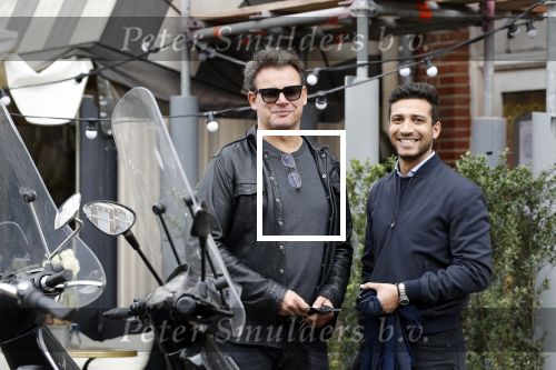 Amsterdam 14 april 2018
Leco v Zadelhoff met zijn vriend Carlos op de cornelis schuytstraat.