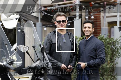 Amsterdam 14 april 2018
Leco v Zadelhoff met zijn vriend Carlos op de cornelis schuytstraat.