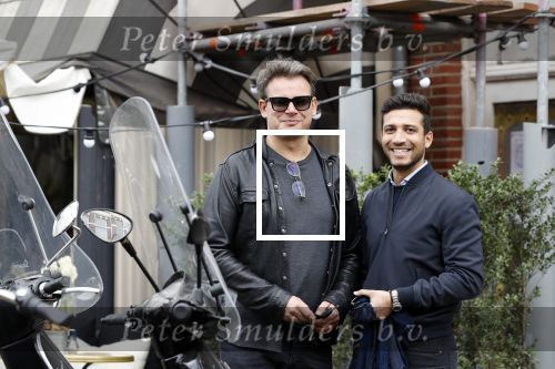 Amsterdam 14 april 2018
Leco v Zadelhoff met zijn vriend Carlos op de cornelis schuytstraat.