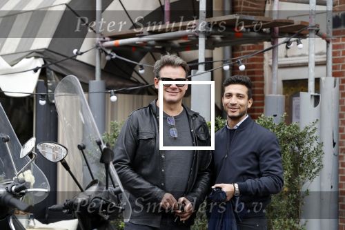 Amsterdam 14 april 2018
Leco v Zadelhoff met zijn vriend Carlos op de cornelis schuytstraat.