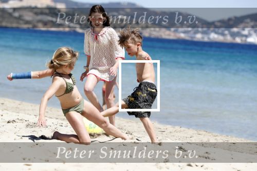 ibiza 2 mei 2018
Johnny Heitinga met zijn vrouw Chartlotte en kinderen Jezebel en Lennox op het strand bij coco beach