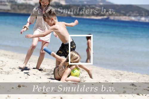 ibiza 2 mei 2018
Johnny Heitinga met zijn vrouw Chartlotte en kinderen Jezebel en Lennox op het strand bij coco beach