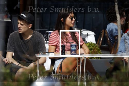 Amsterdam 19 april 2018
Lil Kleine met zijn vriendin jamie Vaes op terras bij George