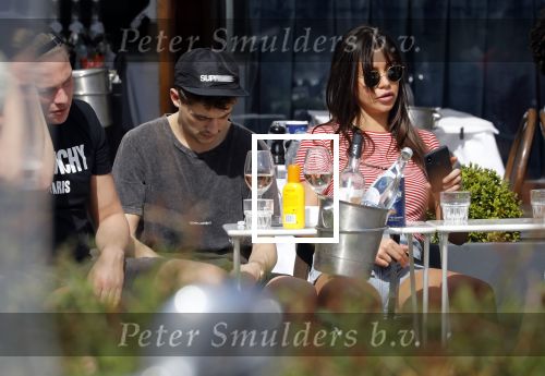 Amsterdam 19 april 2018
Lil Kleine met zijn vriendin jamie Vaes op terras bij George