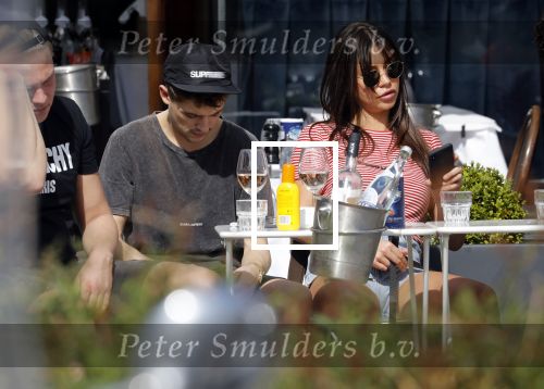 Amsterdam 19 april 2018
Lil Kleine met zijn vriendin jamie Vaes op terras bij George