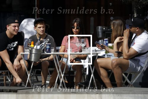 Amsterdam 19 april 2018
Lil Kleine met zijn vriendin jamie Vaes op terras bij George