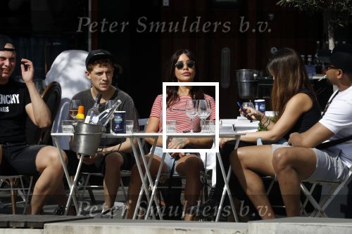 Amsterdam 19 april 2018
Lil Kleine met zijn vriendin jamie Vaes op terras bij George