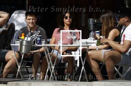 Amsterdam 19 april 2018
Lil Kleine met zijn vriendin jamie Vaes op terras bij George
