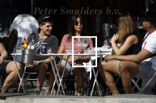 Amsterdam 19 april 2018
Lil Kleine met zijn vriendin jamie Vaes op terras bij George