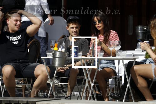 Amsterdam 19 april 2018
Lil Kleine met zijn vriendin jamie Vaes op terras bij George