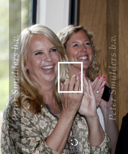 Amsterdam 25 september 2018
Presentatie lâ€™Homo van het blad Linda in Hotel Arena. Linda de Mol reikt het eerste exemplaar uit aan Erwin Olaf Hans v Manen en Hans Klok .