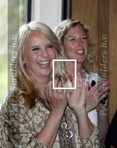 Amsterdam 25 september 2018
Presentatie lâ€™Homo van het blad Linda in Hotel Arena. Linda de Mol reikt het eerste exemplaar uit aan Erwin Olaf Hans v Manen en Hans Klok .