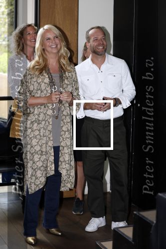 Amsterdam 25 september 2018
Presentatie lâ€™Homo van het blad Linda in Hotel Arena. Linda de Mol reikt het eerste exemplaar uit aan Erwin Olaf Hans v Manen en Hans Klok . Linda de Mol en hoofdredacteur Iebele van der Meulen