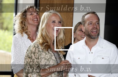Amsterdam 25 september 2018
Presentatie lâ€™Homo van het blad Linda in Hotel Arena. Linda de Mol reikt het eerste exemplaar uit aan Erwin Olaf Hans v Manen en Hans Klok . Linda de Mol en hoofdredacteur Iebele van der Meulen