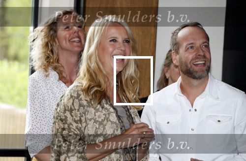 Amsterdam 25 september 2018
Presentatie lâ€™Homo van het blad Linda in Hotel Arena. Linda de Mol reikt het eerste exemplaar uit aan Erwin Olaf Hans v Manen en Hans Klok . Linda de Mol en hoofdredacteur Iebele van der Meulen