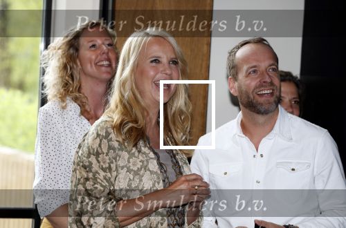 Amsterdam 25 september 2018
Presentatie lâ€™Homo van het blad Linda in Hotel Arena. Linda de Mol reikt het eerste exemplaar uit aan Erwin Olaf Hans v Manen en Hans Klok . Linda de Mol en hoofdredacteur Iebele van der Meulen