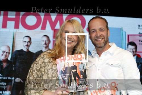 Amsterdam 25 september 2018
Presentatie lâ€™Homo van het blad Linda in Hotel Arena. Linda de Mol reikt het eerste exemplaar uit aan Erwin Olaf Hans v Manen en Hans Klok . Linda de Mol en hoofdredacteur Iebele van der Meulen