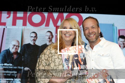 Amsterdam 25 september 2018
Presentatie lâ€™Homo van het blad Linda in Hotel Arena. Linda de Mol reikt het eerste exemplaar uit aan Erwin Olaf Hans v Manen en Hans Klok . Linda de Mol en hoofdredacteur Iebele van der Meulen
