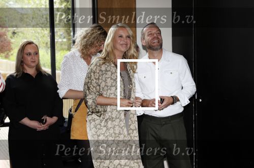 Amsterdam 25 september 2018
Presentatie lâ€™Homo van het blad Linda in Hotel Arena. Linda de Mol reikt het eerste exemplaar uit aan Erwin Olaf Hans v Manen en Hans Klok . Linda de Mol en hoofdredacteur Iebele van der Meulen