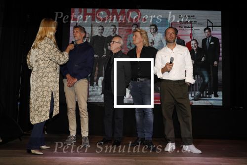 Amsterdam 25 september 2018
Presentatie lâ€™Homo van het blad Linda in Hotel Arena. Linda de Mol reikt het eerste exemplaar uit aan Erwin Olaf Hans v Manen en Hans Klok . Linda de Mol en hoofdredacteur Iebele van der Meulen