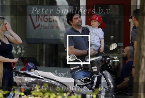 Amsterdam 6 mei 2018
Een zwanger Liza Sips met partner Ralph Manheim en zoon