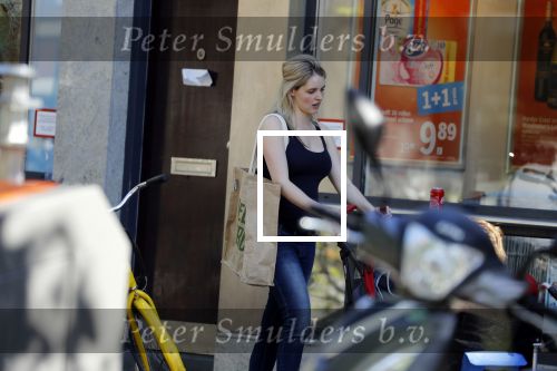 Amsterdam 6 mei 2018
Een zwanger Liza Sips met partner Ralph Manheim en zoon