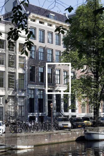 Amsterdam 9 mei 2018
Marcel Boekhoorn heeft een fantastisch pand/huis/appartement op de gracht gekocht.