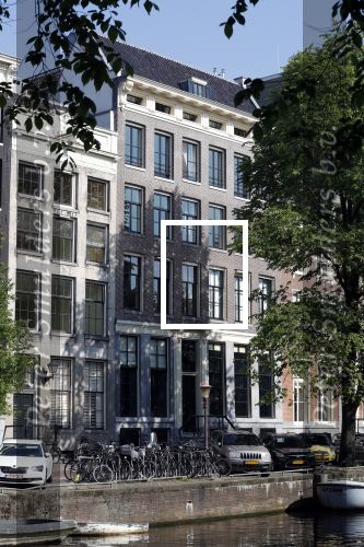 Amsterdam 9 mei 2018
Marcel Boekhoorn heeft een fantastisch pand/huis/appartement op de gracht gekocht.