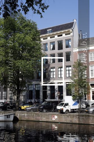 Amsterdam 9 mei 2018
Marcel Boekhoorn heeft een fantastisch pand/huis/appartement op de gracht gekocht.