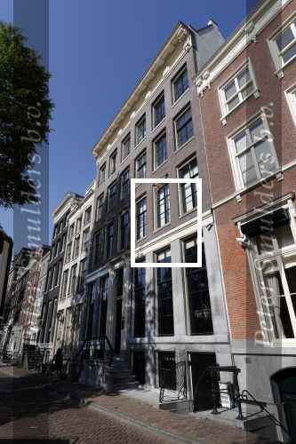 Amsterdam 9 mei 2018
Marcel Boekhoorn heeft een fantastisch pand/huis/appartement op de gracht gekocht.