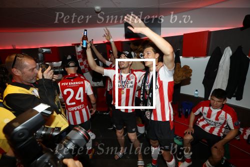 Eindhoven, 15 April 2018
PSV-AJAX, eindstand 3-0 en Landskampioen Seizoen 2017-2018
Marco v Ginkel
Marco v Ginkel en Sam Lammers