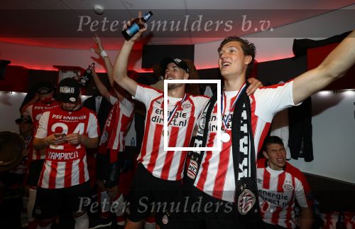 Eindhoven, 15 April 2018
PSV-AJAX, eindstand 3-0 en Landskampioen Seizoen 2017-2018
Marco v Ginkel
Marco v Ginkel en Sam Lammers