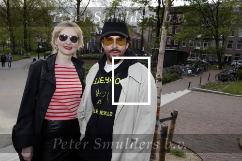 Amsterdam 25 september 2018
Presentatie lâ€™Homo van het blad Linda in Hotel Arena. Linda de Mol reikt het eerste exemplaar uit aan Erwin Olaf Hans v Manen en Hans Klok . Mari v d Vewn met beste vriendin