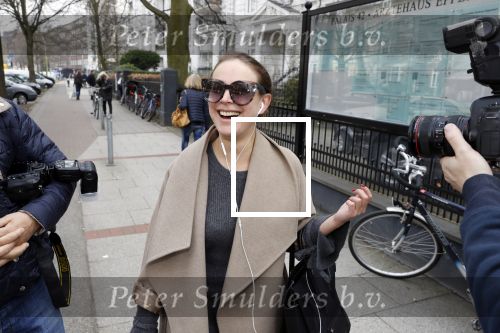 Hamburg 13 april 2018
Sylvie Meis viert haar 40e verjaardag oa met haar vader en moeder en haar broer Daniel. Ze gingen smiddags lunchen in Restaurant Daniel en s avonds was het feest in hotel Radisson Blue in Hamburg. De PA van Sylvie  Marina Coburger