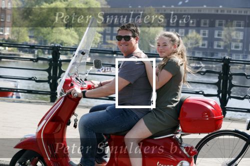 Amsterdam 22 april 2018
Martijn Krabbe met zijn dochter Michelle op de vespa scooter.