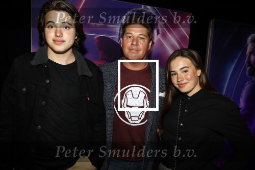 Amsterdam 24 april 2018
Premiere Avengers in pathe Arena. Martijn Krabbe met zoon Bickel en dochter Michelle