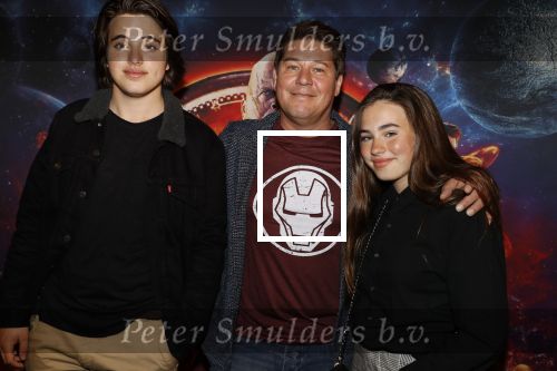 Amsterdam 24 april 2018
Premiere Avengers in pathe Arena. Martijn Krabbe met zoon Bickel en dochter Michelle
