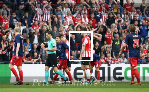 Eindhoven, 15 April 2018
PSV-AJAX, eindstand 3-0 en Landskampioen Seizoen 2017-2018
Max Wober krijgt een rode kaart
