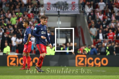 Eindhoven, 15 April 2018
PSV-AJAX, eindstand 3-0 en Landskampioen Seizoen 2017-2018
Max Wober krijgt een rode kaart