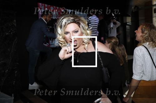 Amsterdam 25 september 2018
Presentatie lâ€™Homo van het blad Linda in Hotel Arena. Linda de Mol reikt het eerste exemplaar uit aan Erwin Olaf Hans v Manen en Hans Klok . Mayday