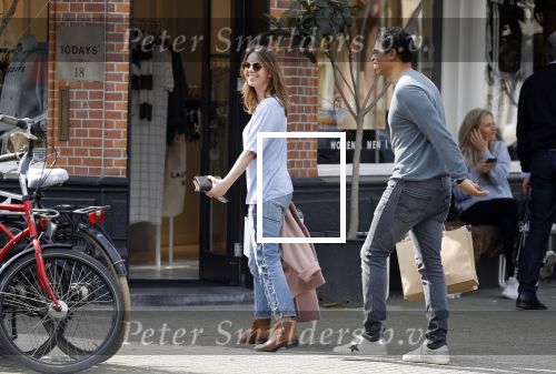 Amsterdam 10 april 2018 
Michael Reiziger met zijn vrouw Anemone in Amsterdam zuid
