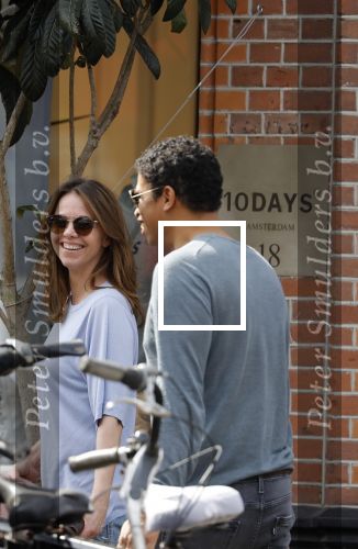 Amsterdam 10 april 2018 
Michael Reiziger met zijn vrouw Anemone in Amsterdam zuid
