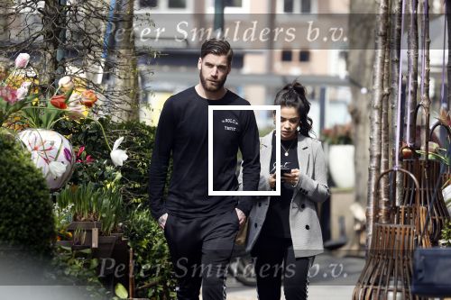 Amsterdam 10 april 2018
Monica Geuze ( zwanger) met haar vriend Lars Veldwijk op de cornelis schuytstraat