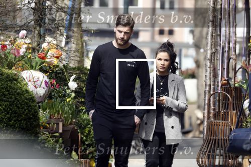 Amsterdam 10 april 2018
Monica Geuze ( zwanger) met haar vriend Lars Veldwijk op de cornelis schuytstraat