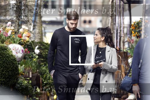 Amsterdam 10 april 2018
Monica Geuze ( zwanger) met haar vriend Lars Veldwijk op de cornelis schuytstraat
