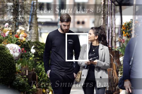 Amsterdam 10 april 2018
Monica Geuze ( zwanger) met haar vriend Lars Veldwijk op de cornelis schuytstraat